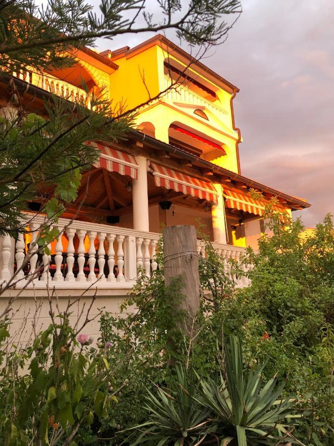 Apartment Zigo Rab Town Exterior photo