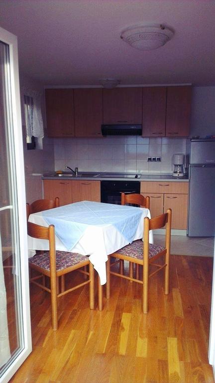 Apartment Zigo Rab Town Exterior photo